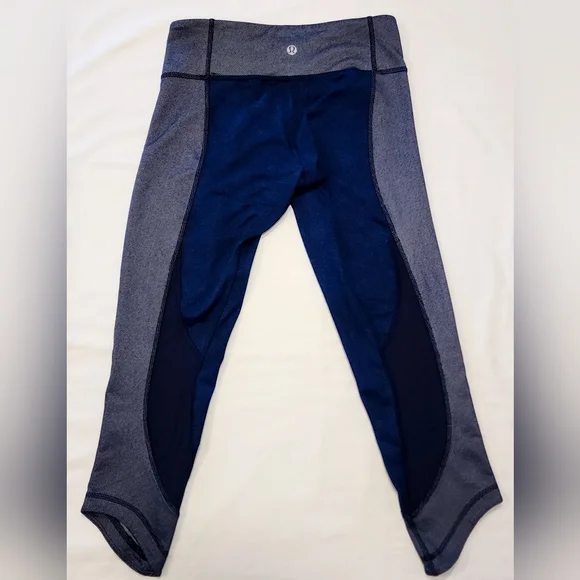 LULULEMON *Special Edition* Wunder Under Crop - Blue/Black/White - Size 4 - Picture 6 of 13